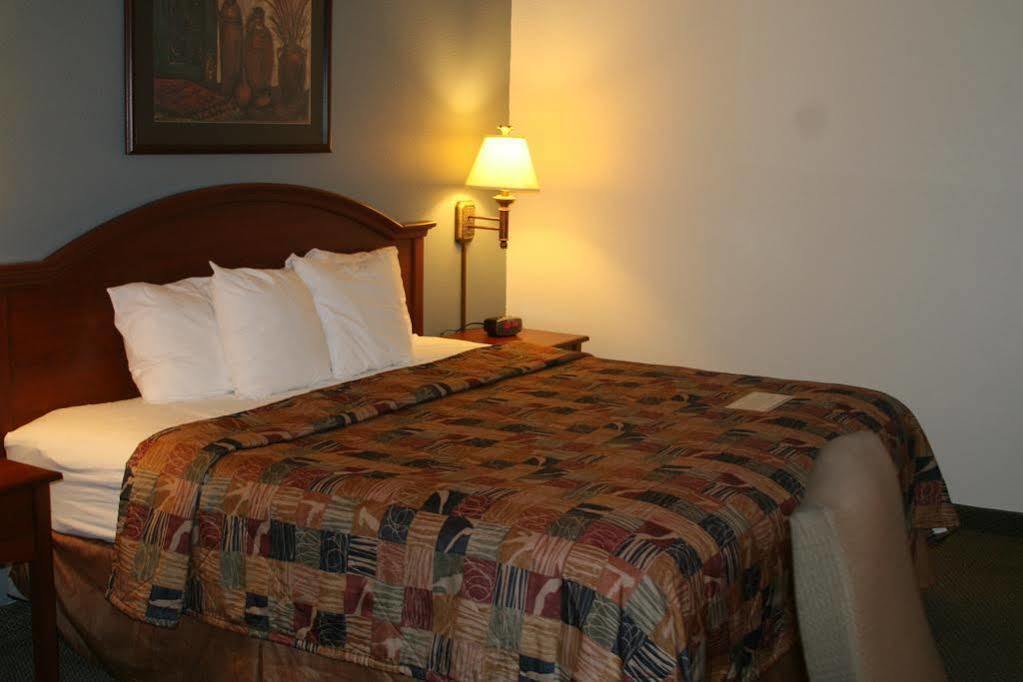 Estherville Hotel & Suites Exterior foto